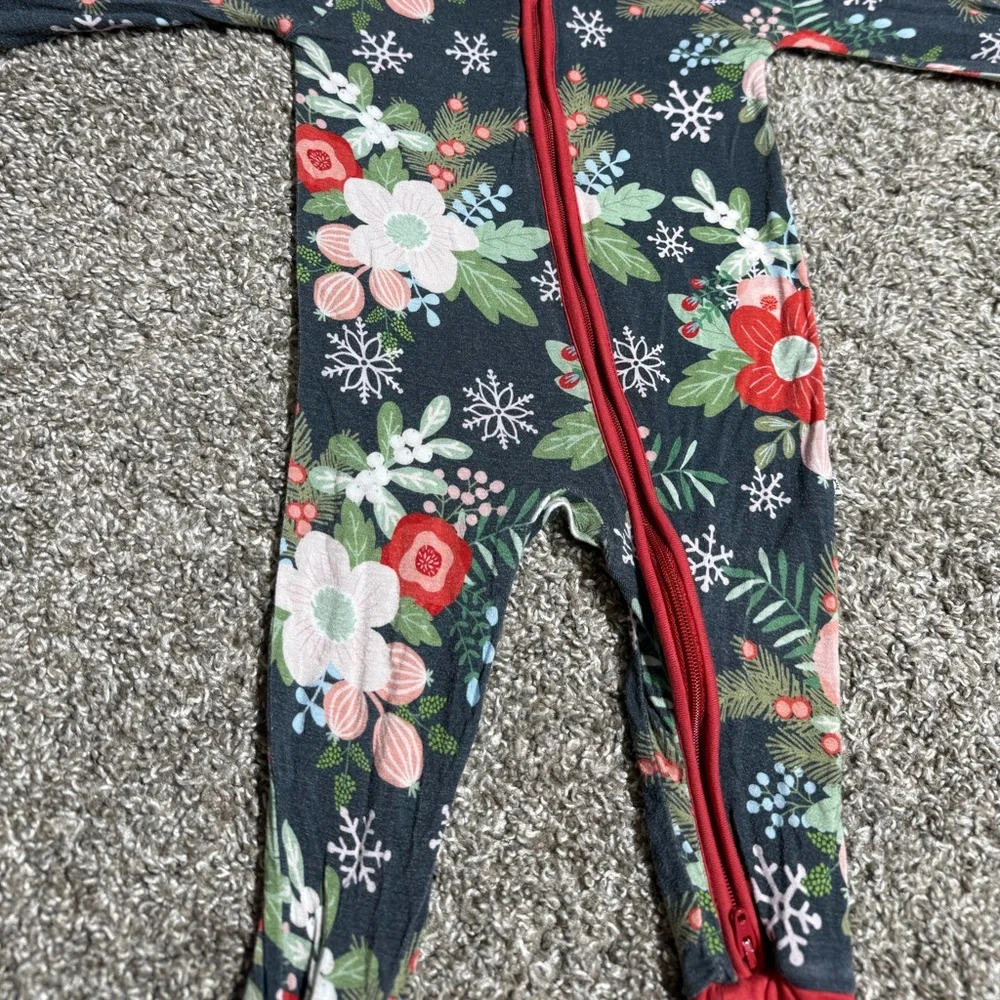 Little Sleepies Poinsettia Festive Floral Bamboo Zippy Pajamas Size 0-3 Months